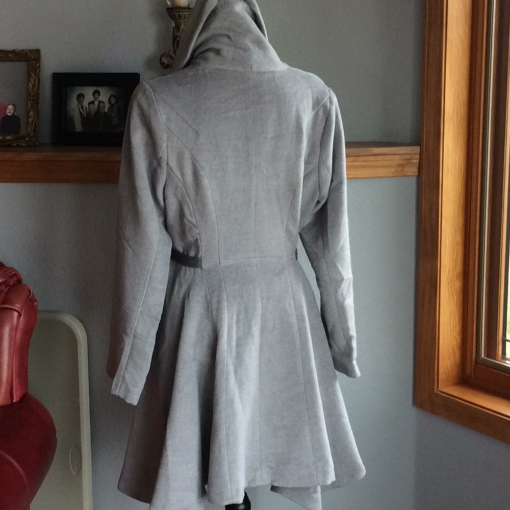 Coat - Picture 2 of 3